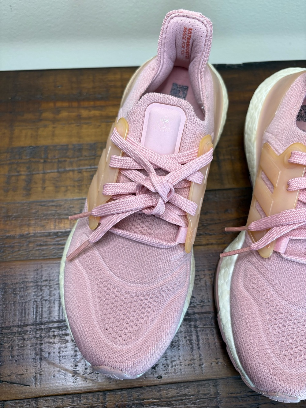 Women’s Size 6 Adidas Ultra Boost 22 Running Shoes In Wonder Mauve Colorway - Picture 3 of 11